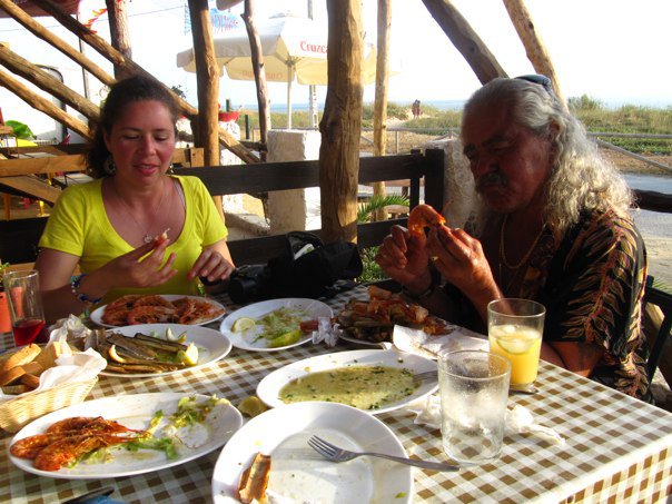 20100719 Nancy & Freddie lunch on our last Palmar day